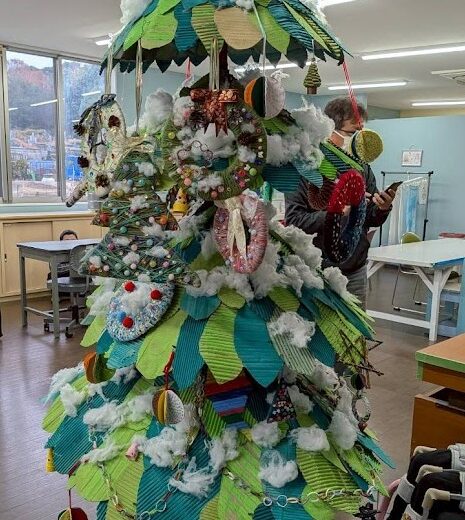 ≪ Christmas Party≫ と ≪あいサポートアート展≫のサムネイル