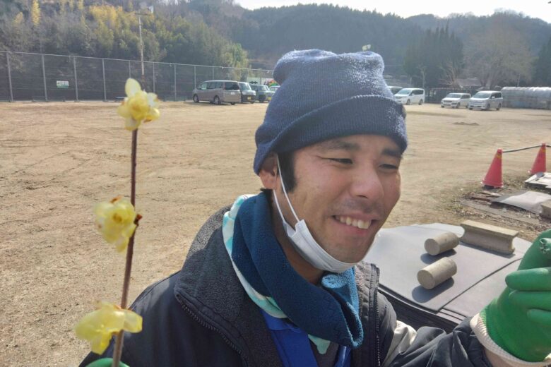 花と雪とのサムネイル