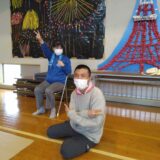 紙折り班の様子をどうぞ！のサムネイル